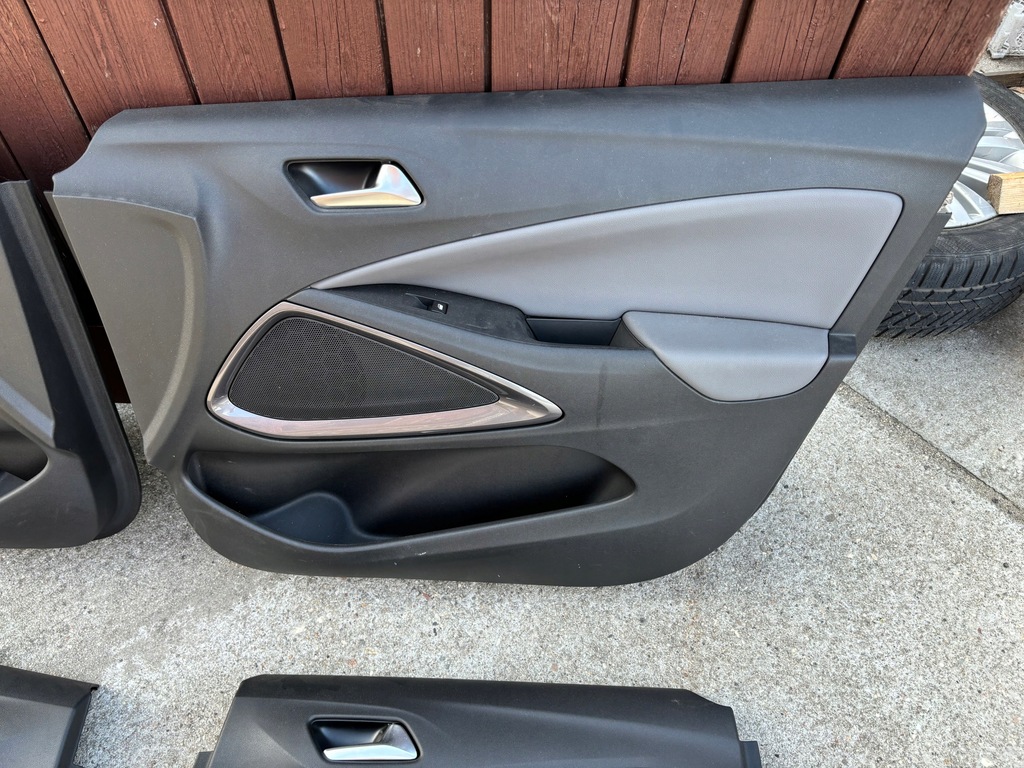 фото №4, Opel crossland x обшивки оббивка двері комплект europa