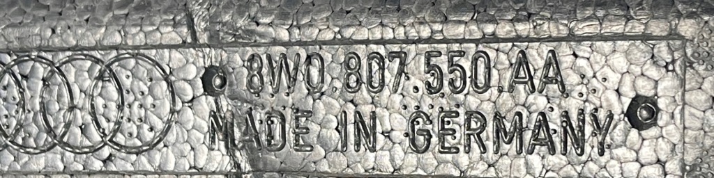 Новая  оригинальные вкладка с пена бампера абсорбер audi q5 8w0807550aa Оригинал