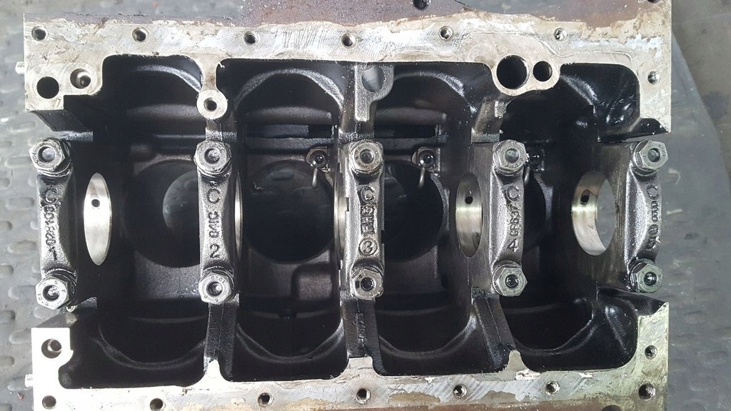 фото №13, Блок двигуна azv vw touran 2,0 tdi