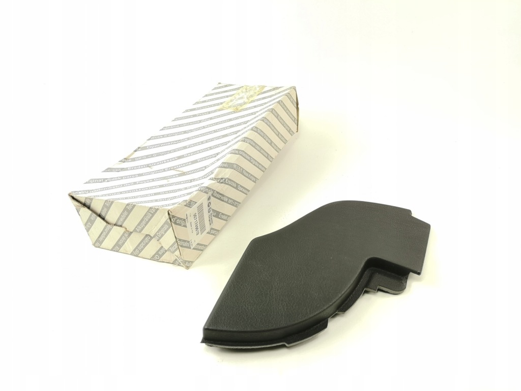 фото №1, Заглушка крыша складного правая alfa romeo spider