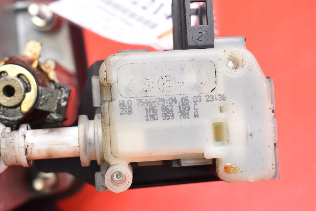 фото №7, Ручка крышки задняя эмблема 1m6827565j/k 1m5862159c seat cordoba ii 6l sedan