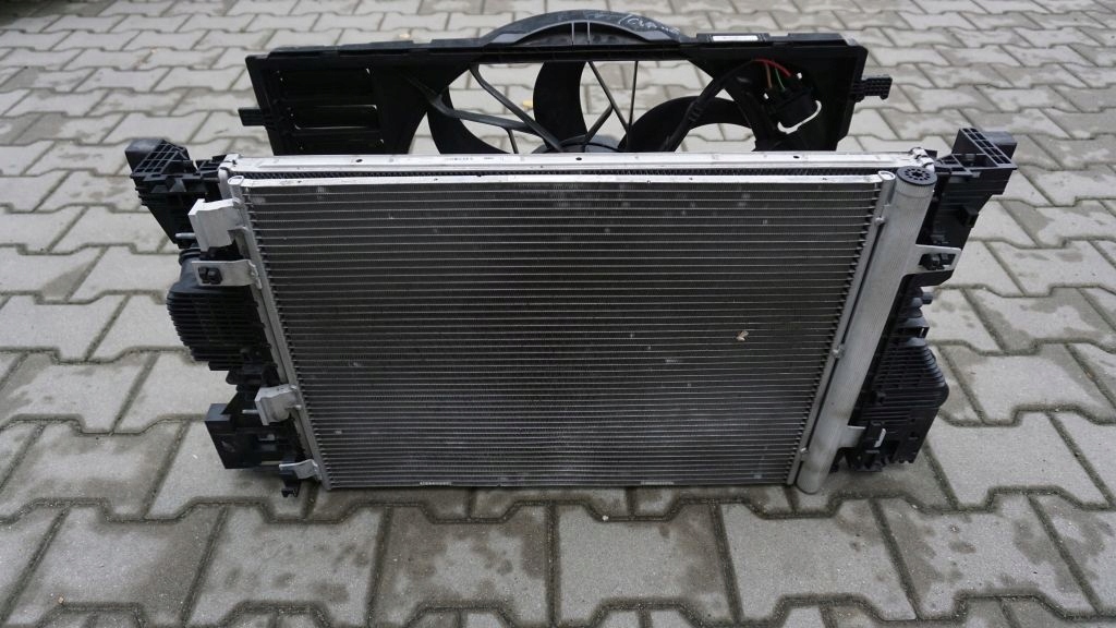 фото №1, Mercedes a 177 cla 118 - комплект радіатор вентилятор