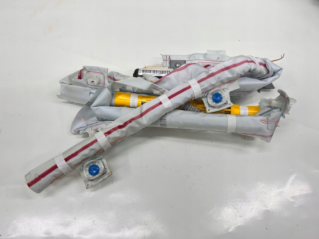 фото №1, Toyota yaris iii шторка безопасности правая