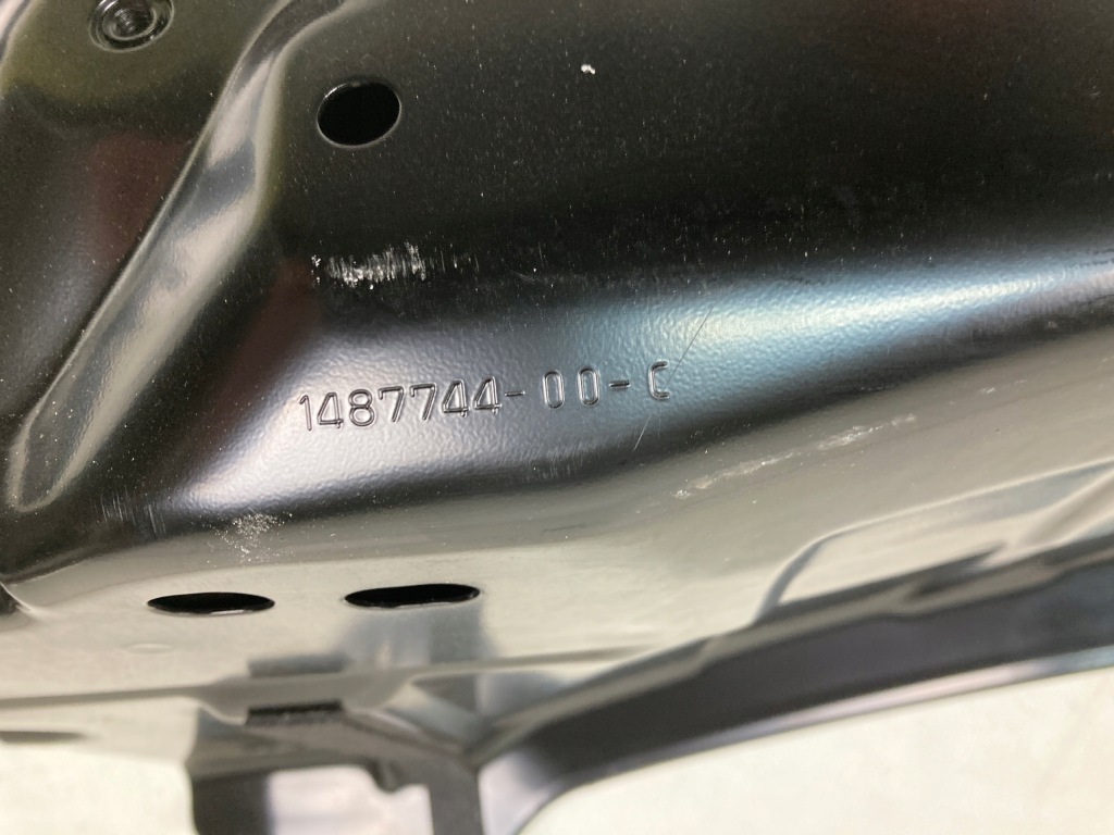 Pas задний усилитель tesla y новый 1487744-00-c с Разборки