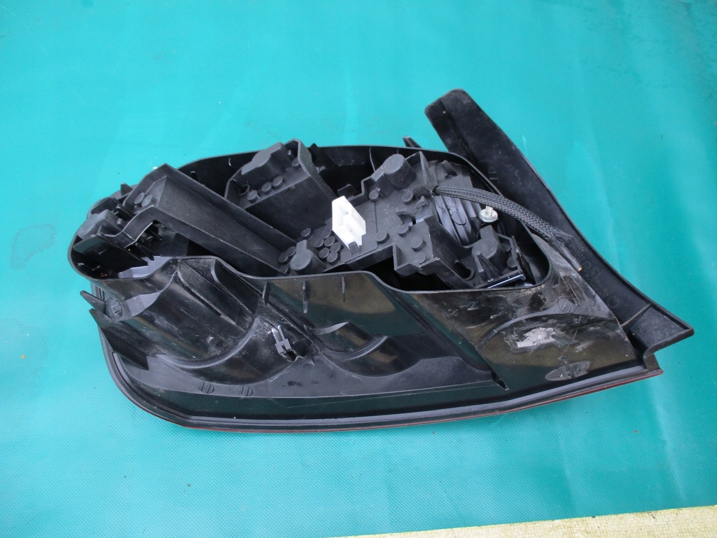 фото №6, Peugeot 407 sedan лампа задняя правая