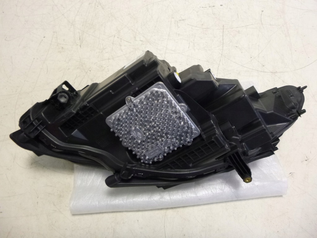 Lr discovery sport рестайлинг  фара перед led европа  новая правый в Украине