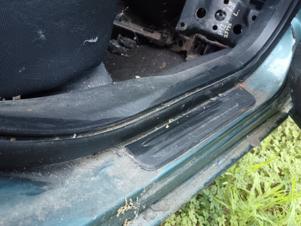 фото №9, Nissan primera p12 sedan hb kombi прокладка дверь левая правая перед задняя 02-