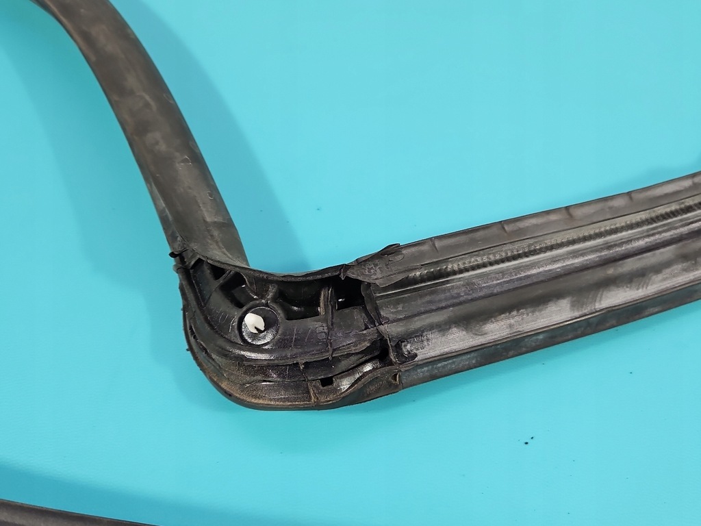 фото №8, Прокладка дверь перед левая ford mustang v 04-14