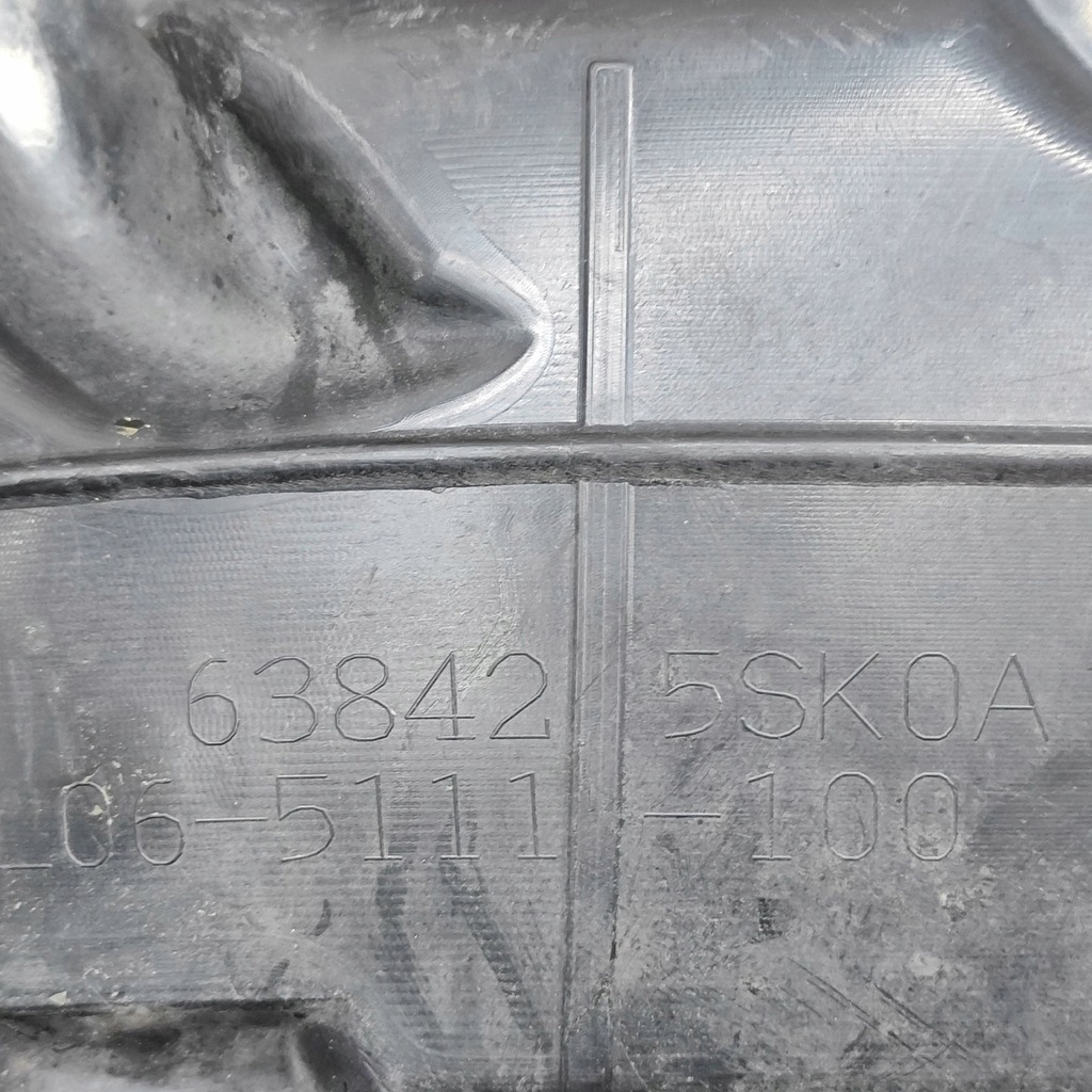 фото №8, Nissan leaf ii ze1 2018 правая сторона подкрылок передние