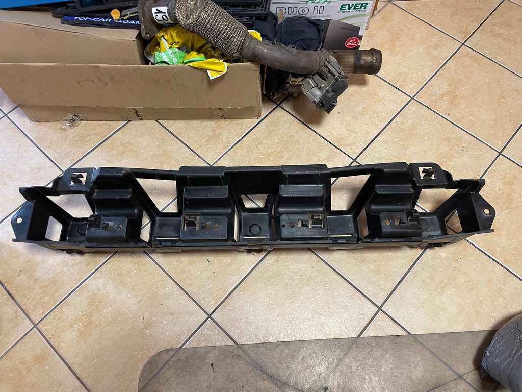 фото №6, Citroen c5 iii направляющая бампера задняя абсорбер 9681049580