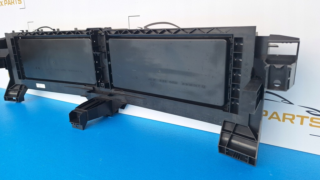 фото №7, Mercedes b w247 żaluzla електрична заглушка