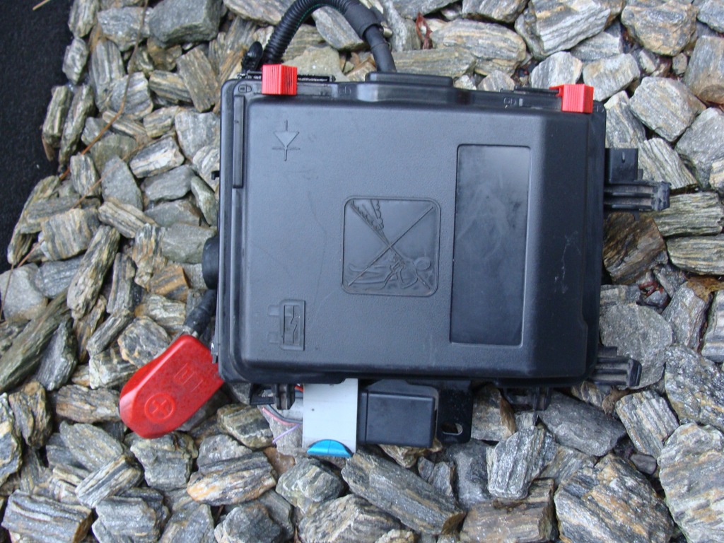 фото №1, Opel combo e 2019 1,5 hdi коробка запобіжників оригінал