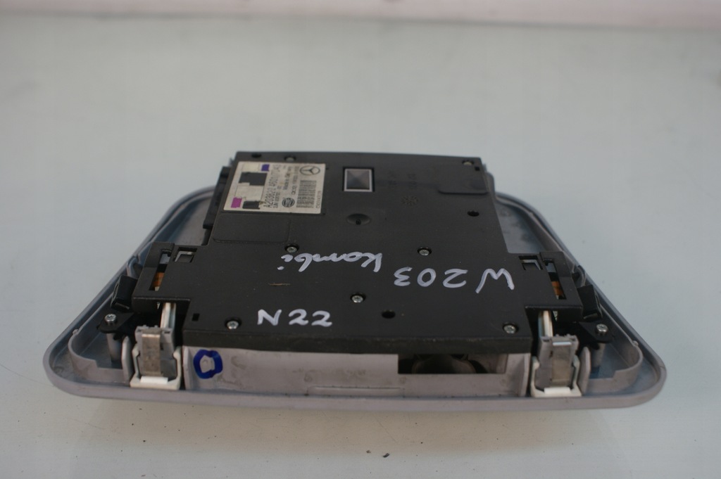 фото №9, Лампа кабины потолочный mercedes w203 a2038204601