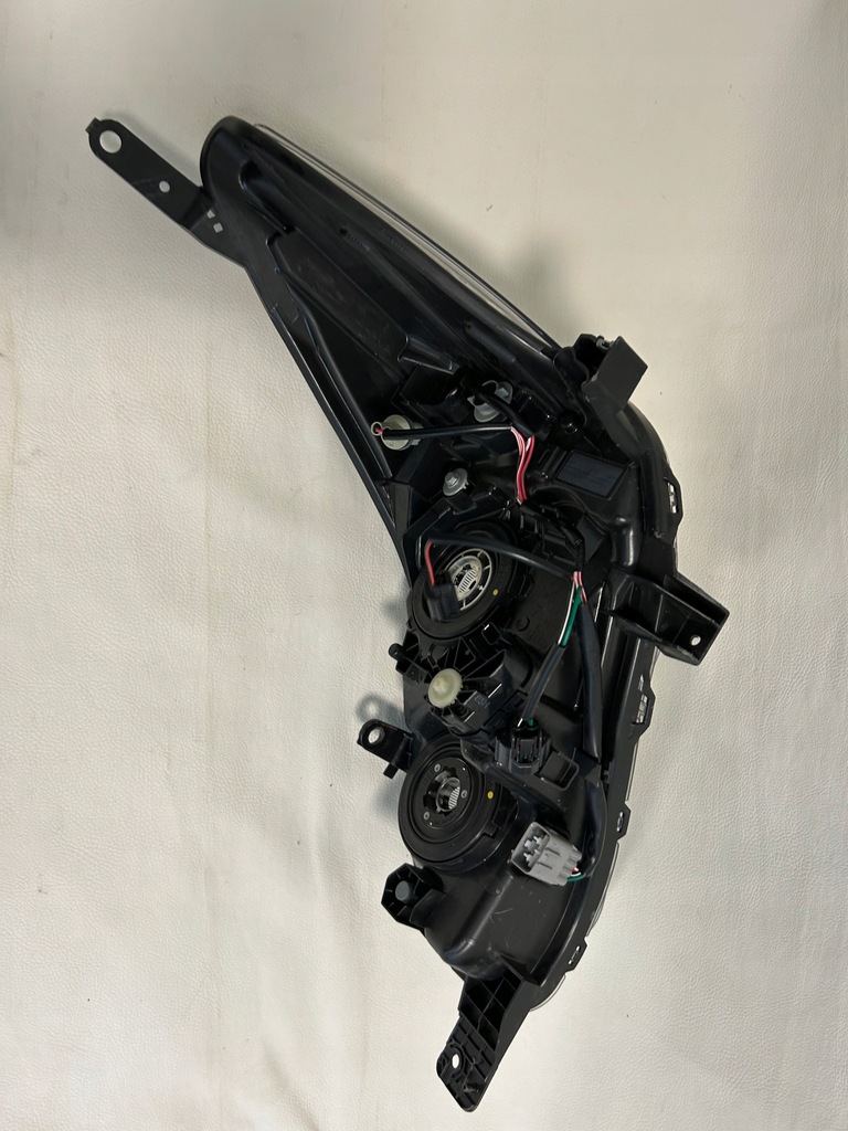 фото №10, Subaru xv lift лампа перед h7 h4 права перед 19-