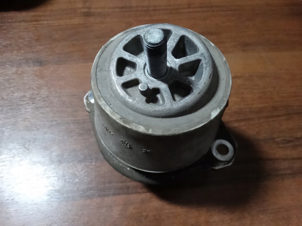 фото №1, Idealna подушка двигателя cayenne 7p5 touareg 7p6 1