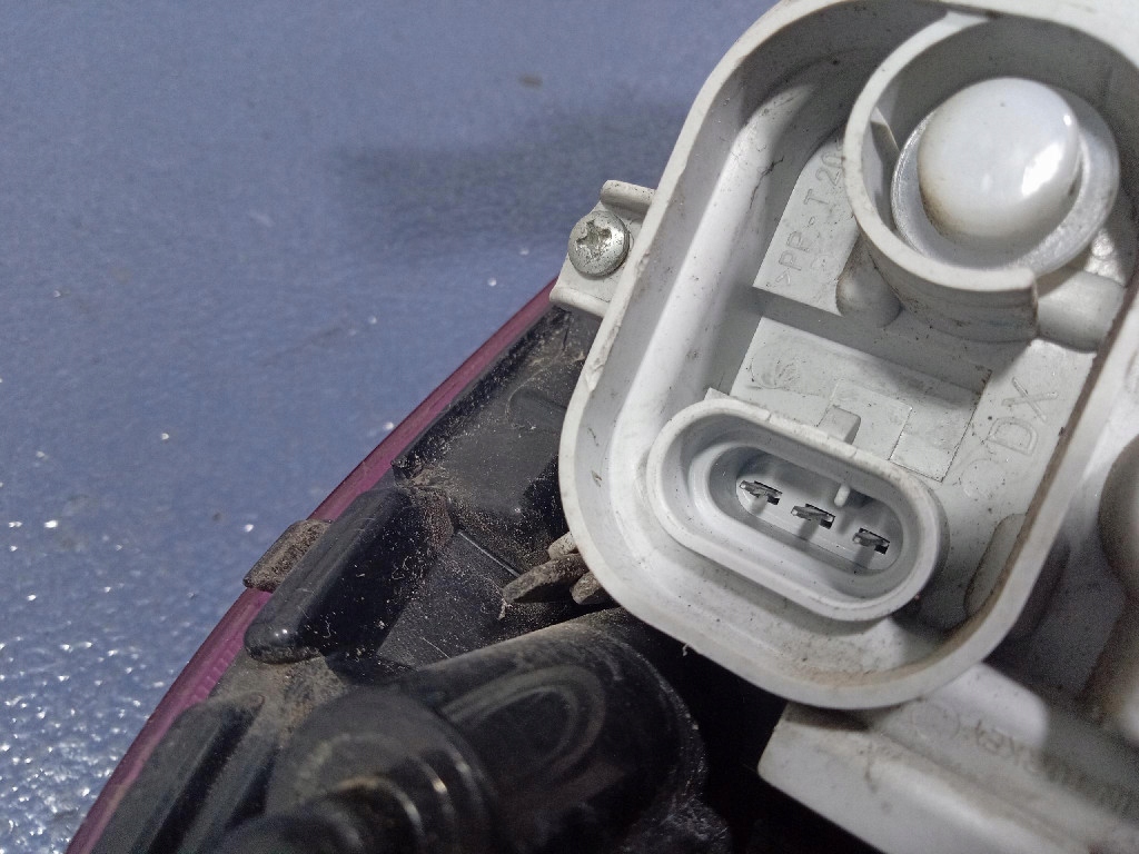 Alfa romeo giulietta лампа задний  правая наружная 0050513612 Недорого