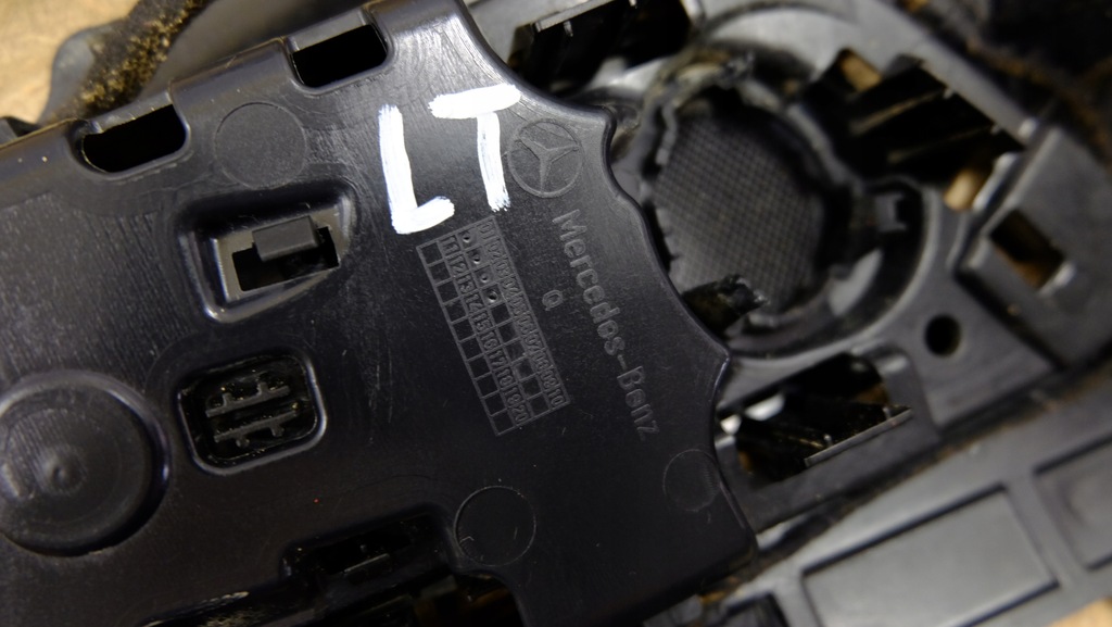 фото №10, Mercedes a-klasa w176 обивка обшивка дверь правый задняя