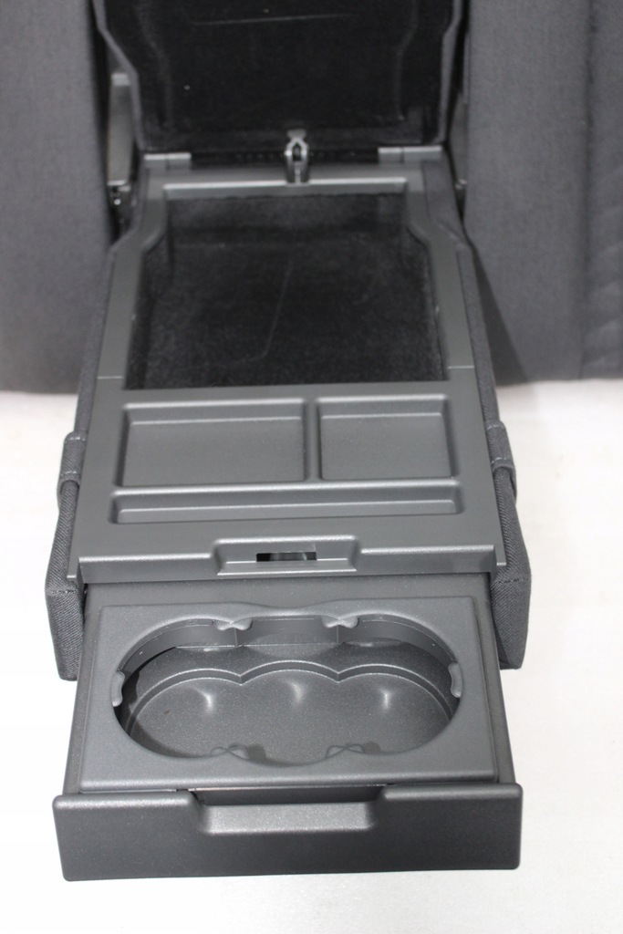 фото №10, Mercedes e w211 sedan заднє сидіння задня 9d01 przed liftem