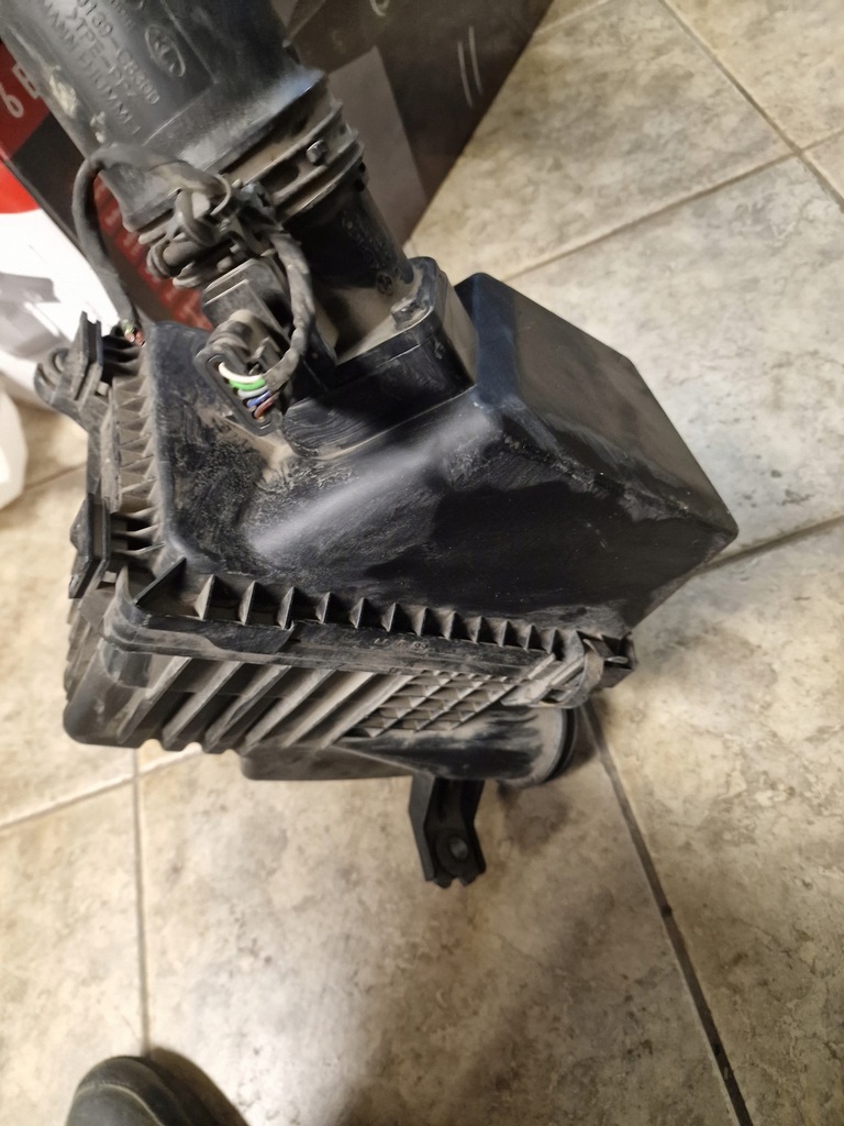 фото №6, Корпус фільтра повітря hyundai i20 2016 crdi 28110-c8300