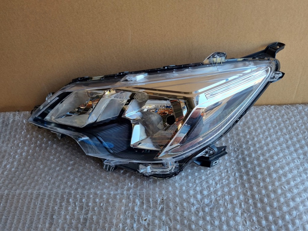 фото №8, Лампа передняя левая mitsubishi space star ii lift