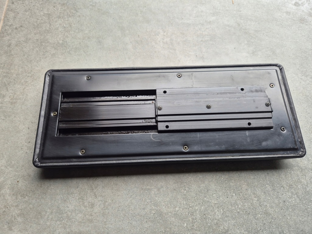 фото №3, Подлокотник чёрный mercedes sl r129