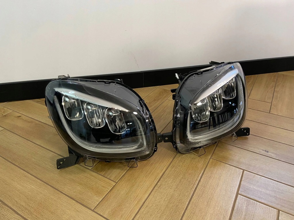 фото №1, Smart 453 eq fortwo forfour лампа левая правая комплект