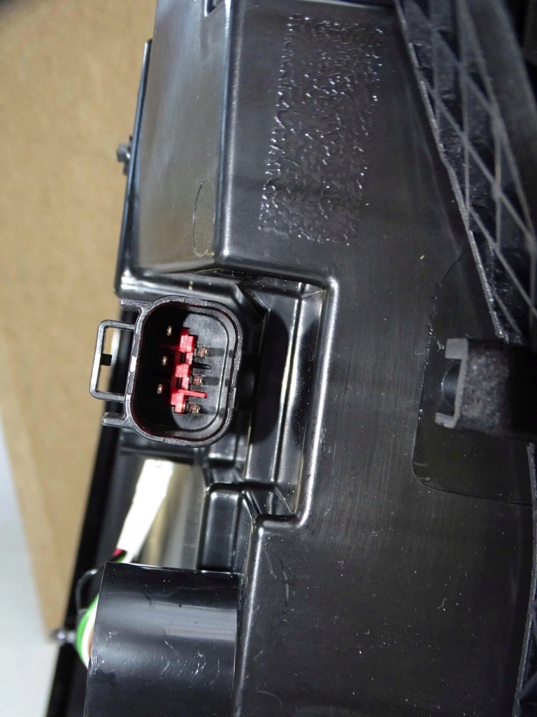 фото №5, Nowa лампа задняя r w крыло range rover l405 -17