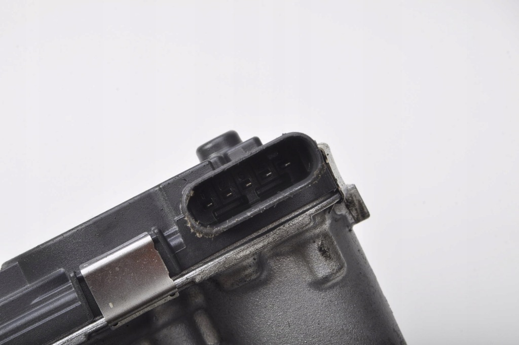 фото №7, Defender l663 3.0 дроссельная заслонка k6d3-9f991-aa 21r