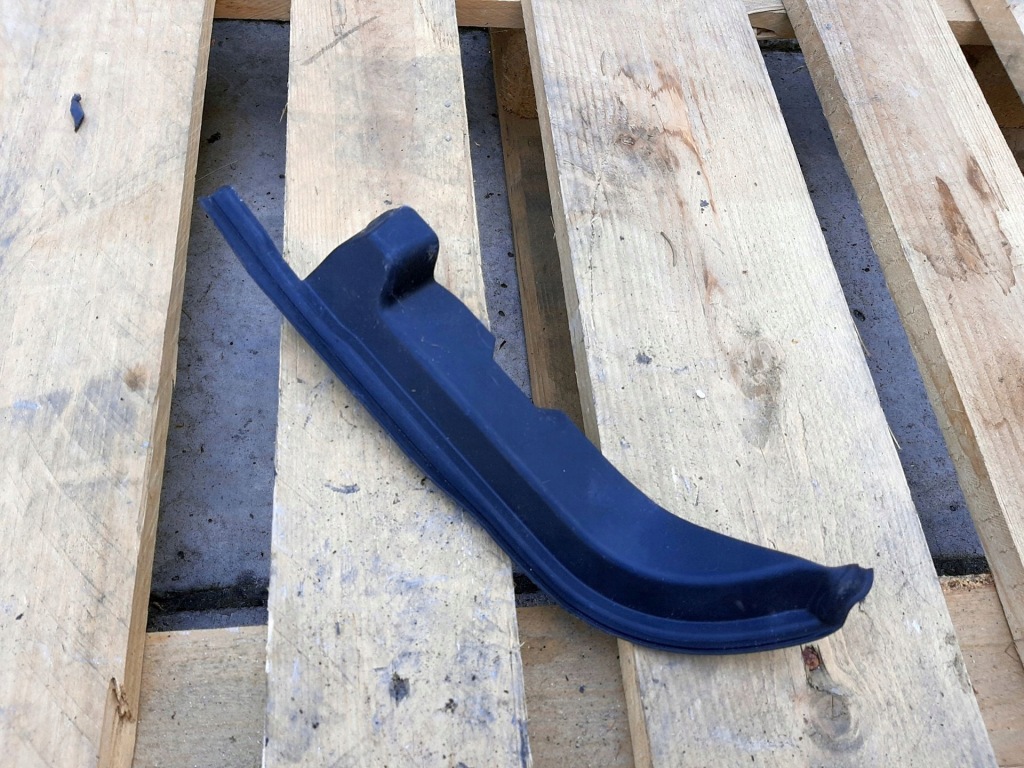 фото №1, Peugeot 5008 i 09-12 молдинг лампы левый задняя 9685603580