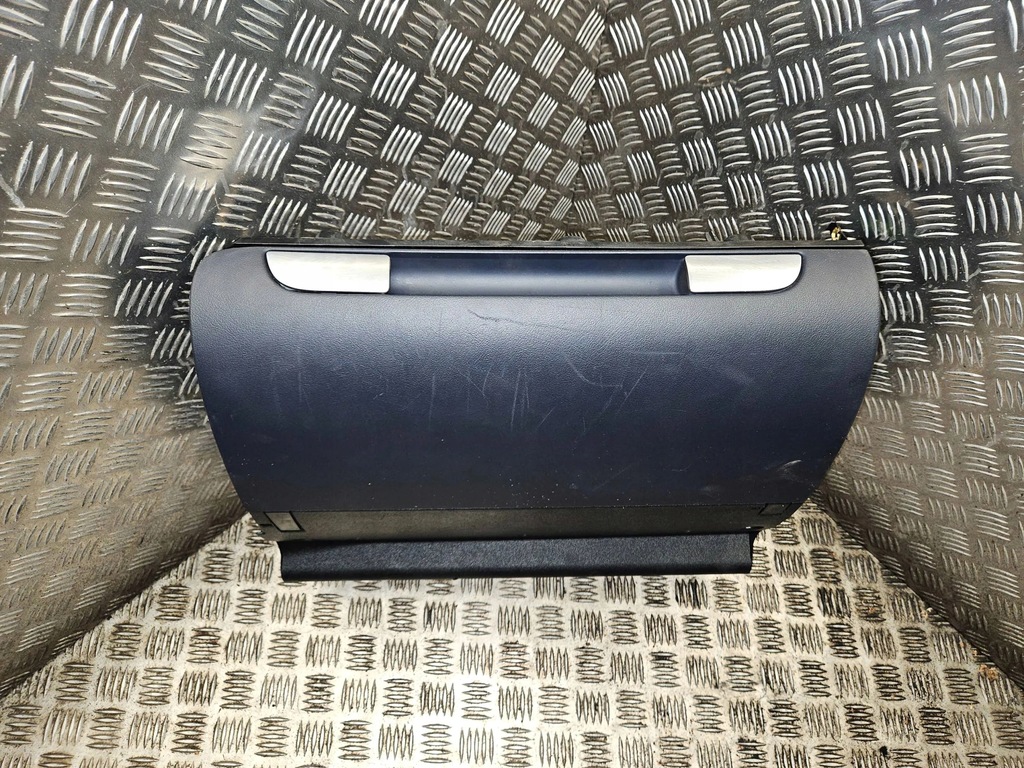 фото №5, Audi a3 s3 8p 2005 с передний бардачок панели приборной панели / комплект