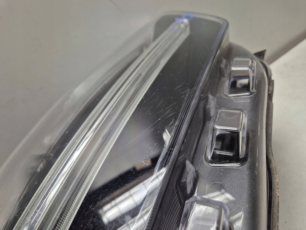 Фара правый перед фара европа  full led 32133578 volvo xc40 2 Недорого