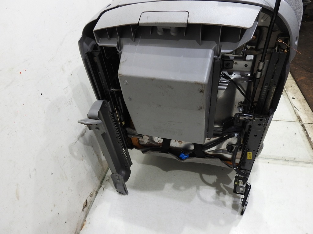 фото №9, Сидіння правий перед kia sorento i