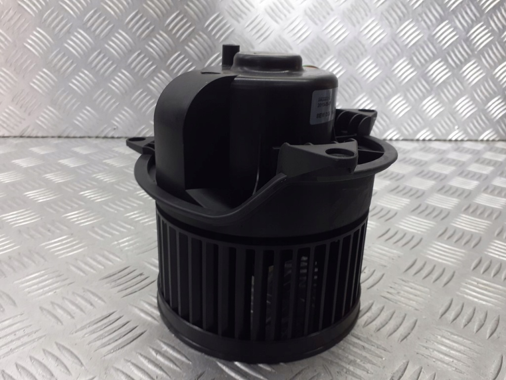 Купити Вентилятор обдув ford focus mk1 1.8 tddi 8ew009160-701