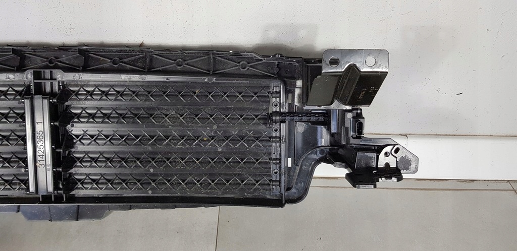 фото №6, Volvo xc60 ii воздуховод воздуха шторка жалюзи 31425365 1