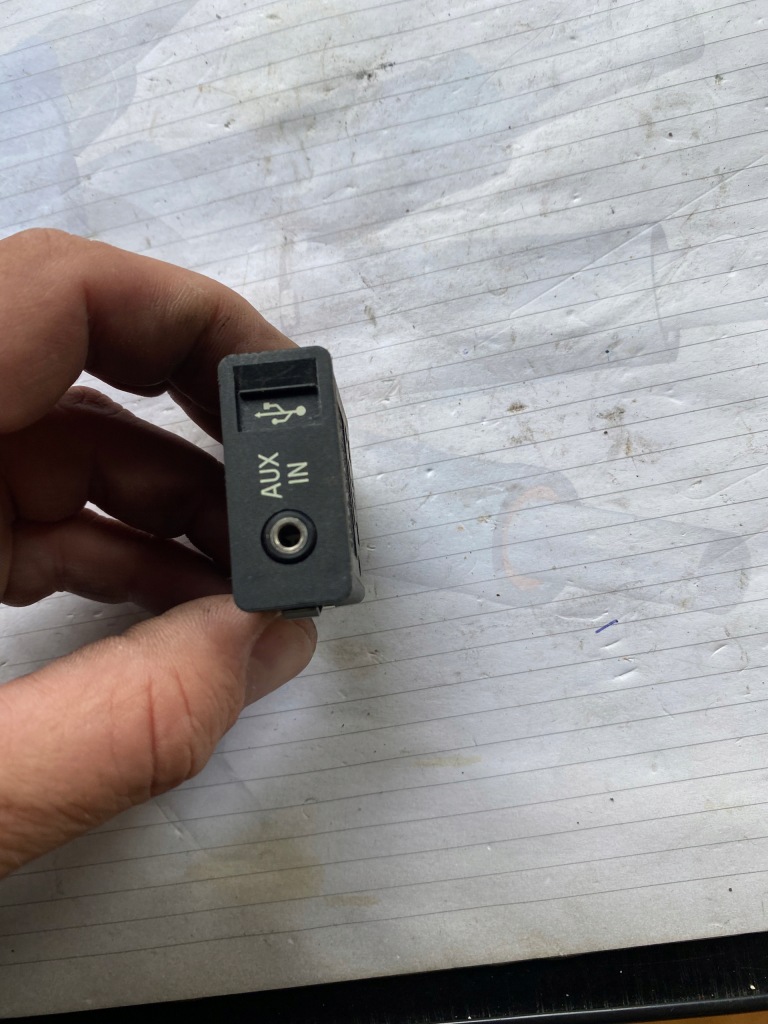Купить 7 bmw e84 f10 f25 разъём usb aux 9129652