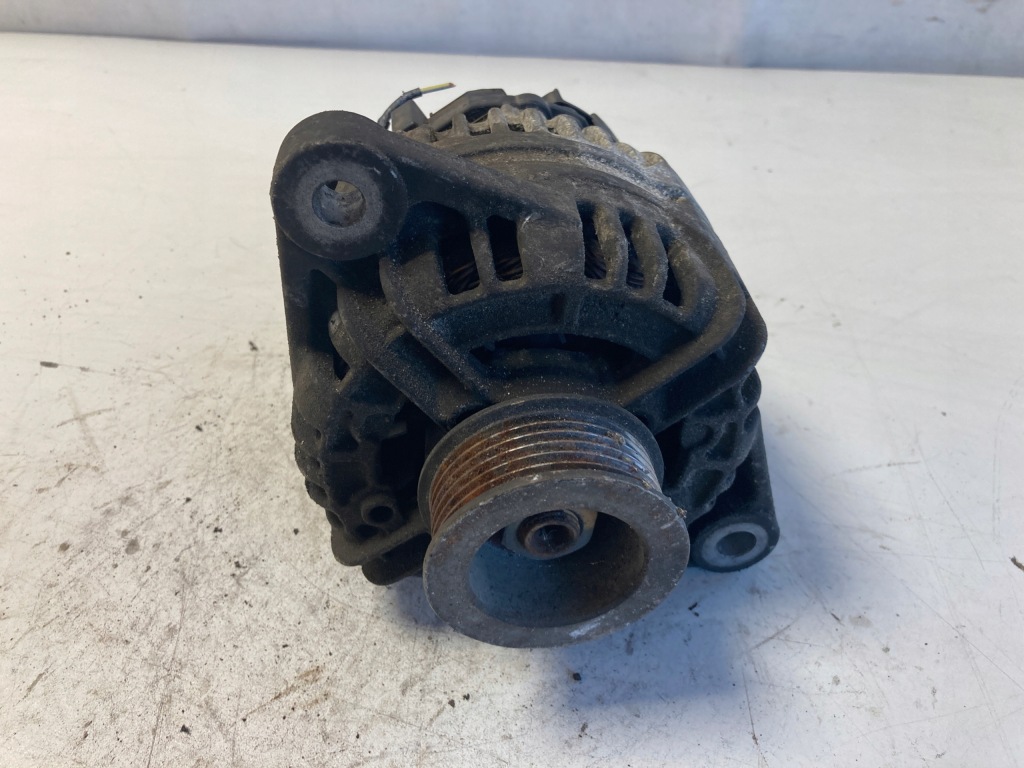 Купити Alfa romeo 156 генератор bosch 0124415015 105a 14v