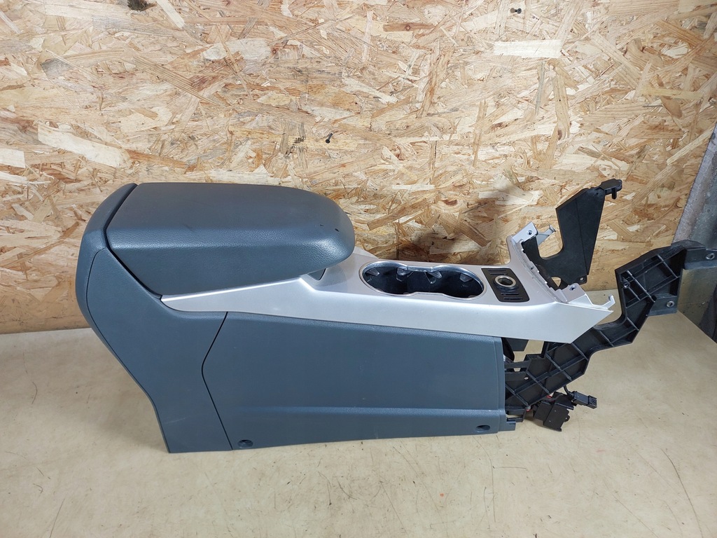 фото №10, Grand c-max mk2 подлокотник туннель средний