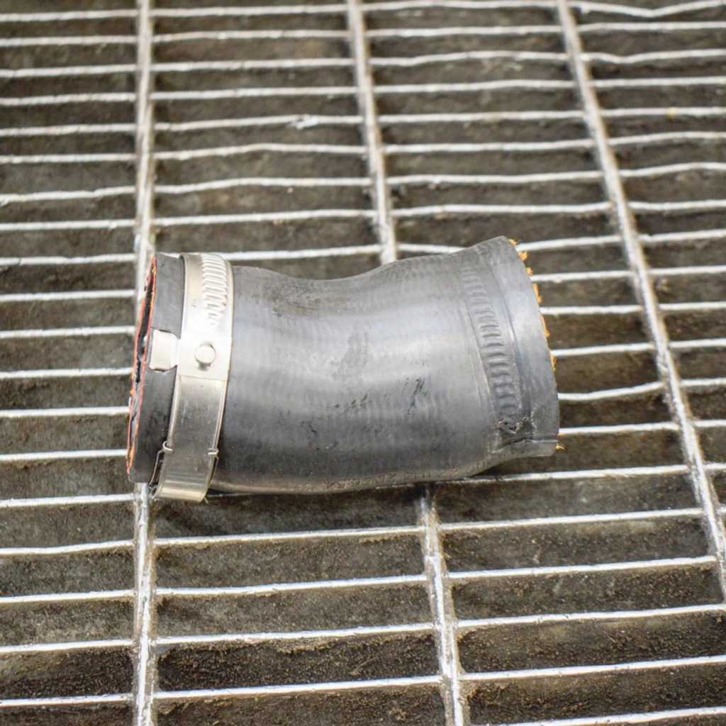 фото №3, Audi q3 8u 2014 левая сторона wąż / труба интеркулер