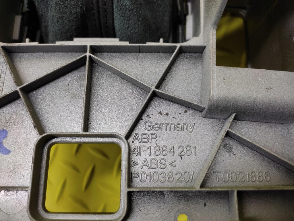 фото №14, Audi a6 c6 консоль туннель средний 4f1864261