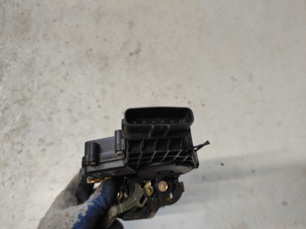 фото №4, Kia magentis ii 2 05- замок правый задняя 6pin