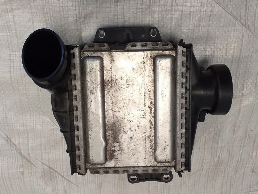 фото №1, Mercedes w205 радиатор интеркулер a6510900314