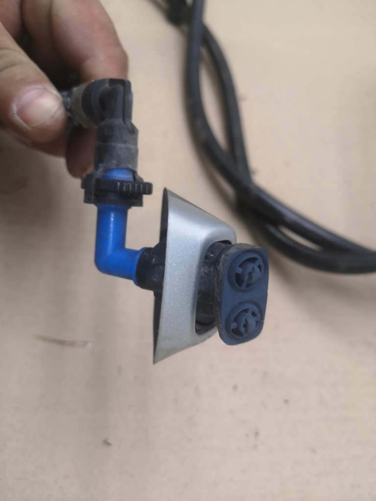 Омыватель лампы бампера перед saab 93 ii рестайлинг  07-11 левый + правый Недорого