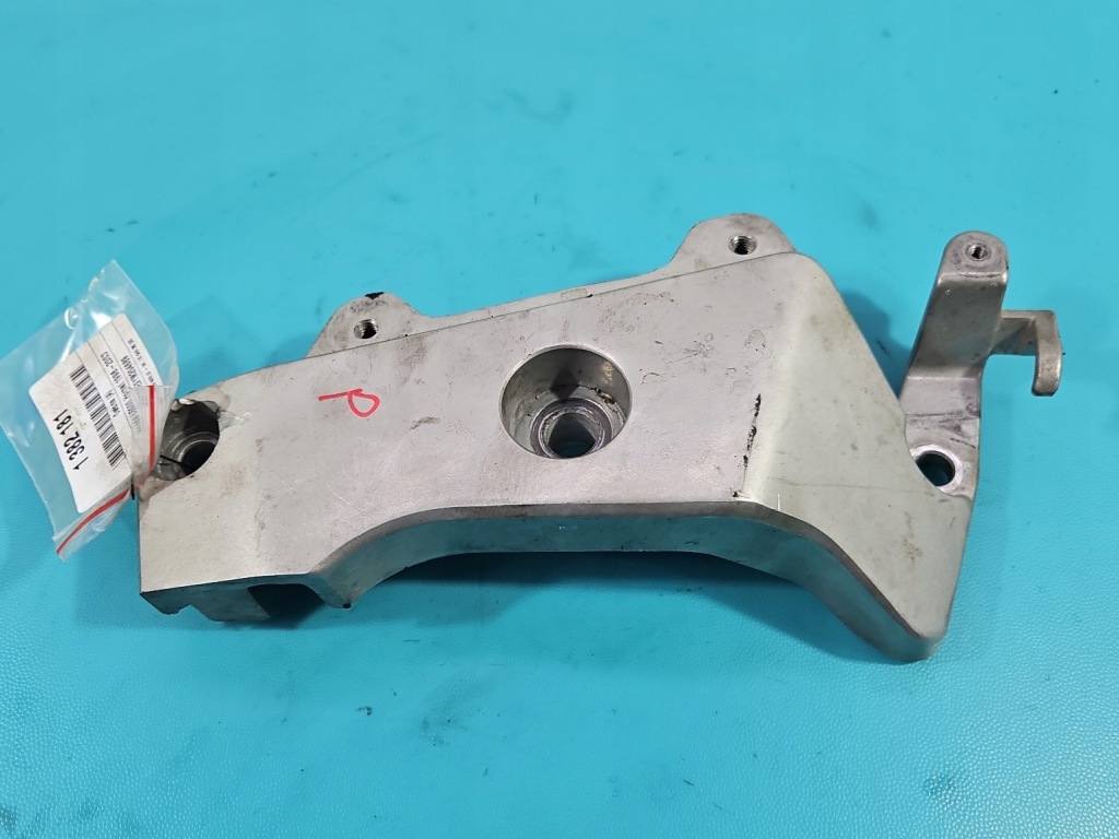 Купити Накладка рама каркас кронштейн правий cb600 hornet 1998-2003 0,6 pc34