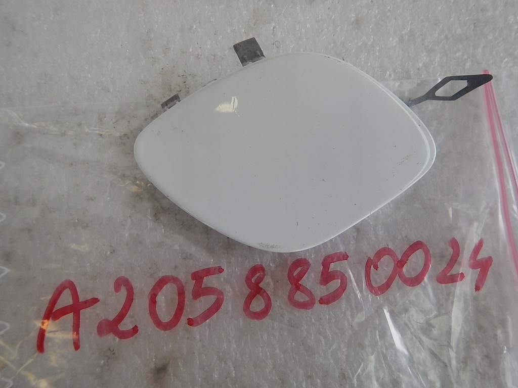 фото №1, Mercedes c w205 заглушка фаркоп w бампер перед