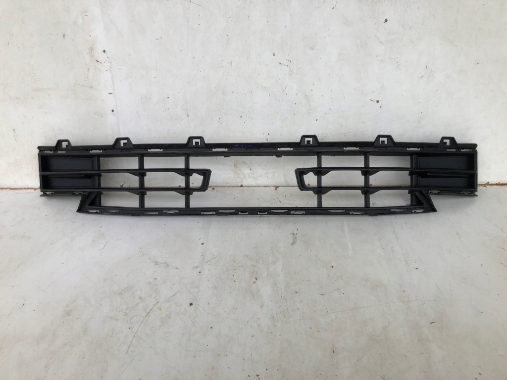 Купити Bmw f40 решітка бампера