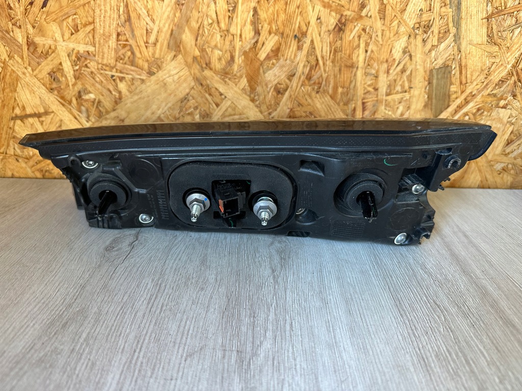 фото №5, Лампа задня права ліва peugeot 2008 ii