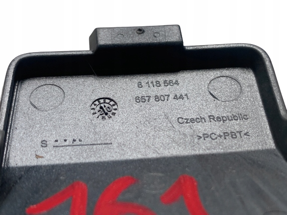 фото №3, Skoda оригінальний номер 657807441 заглушка фаркоп бампера заднього