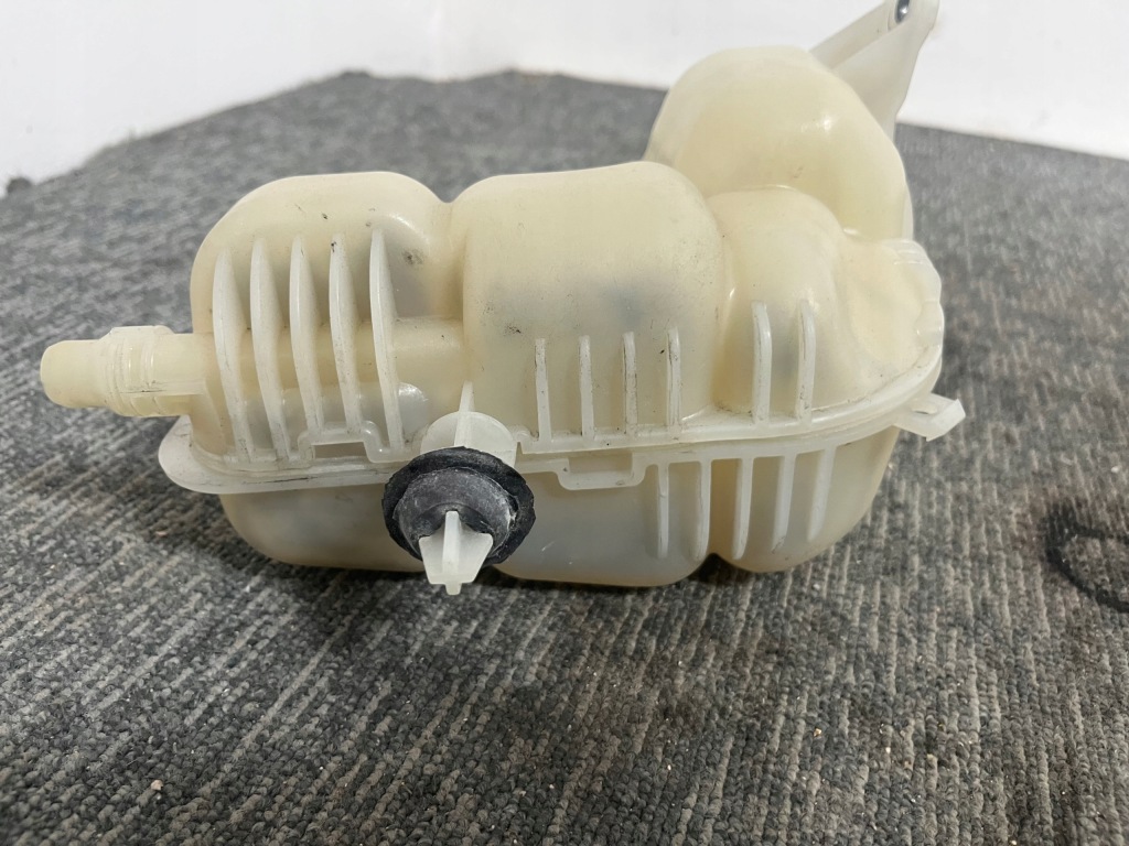 фото №10, Bmw x1 f48 lci lift 2.0d бак бачок розширювальний оригінал