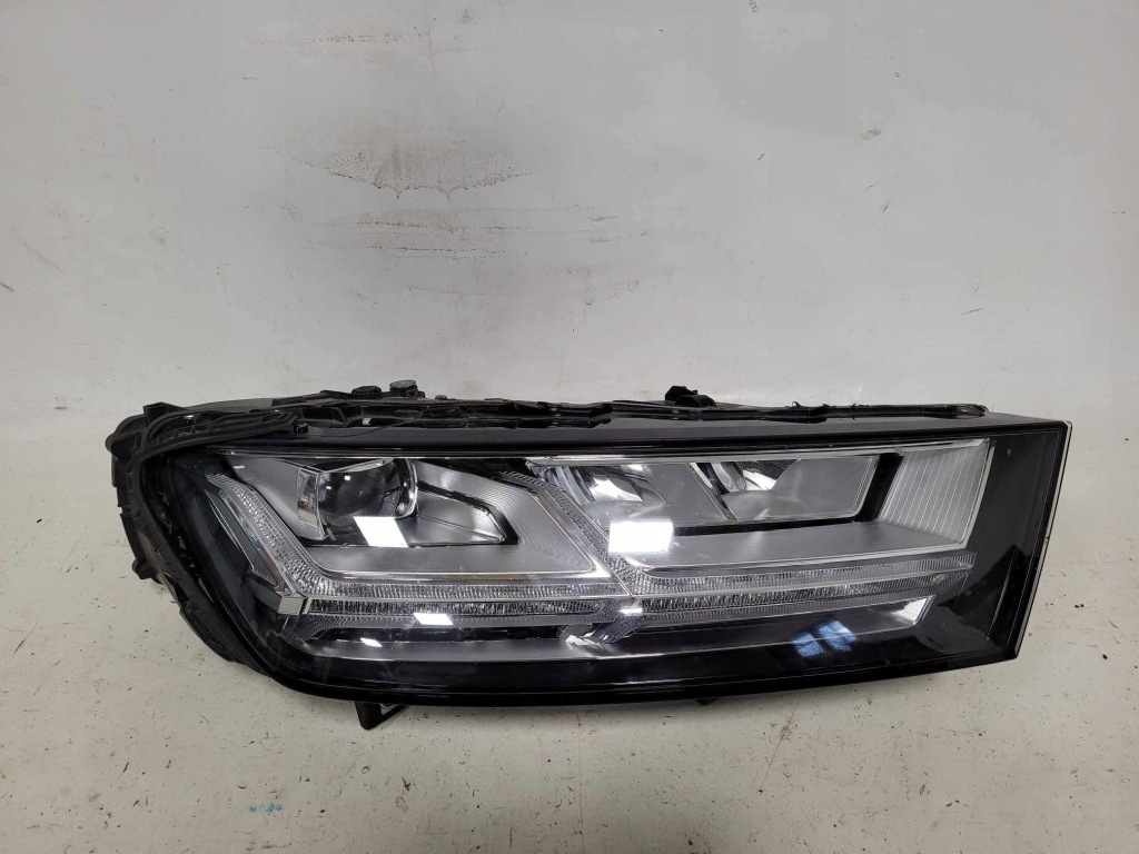 Фары перед правый  левая комплект audi q7 4m full led Киев