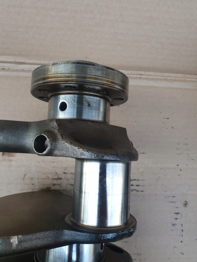 Wał колінчастий mercedes w126 107 m117 5,0 1170312101 в Україні